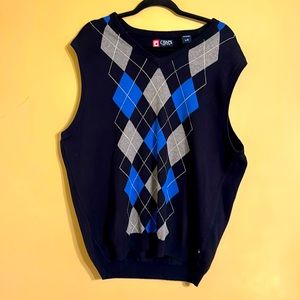 Chaps SZ L men’s sleeveless sweater black with blue, gray white pattern.